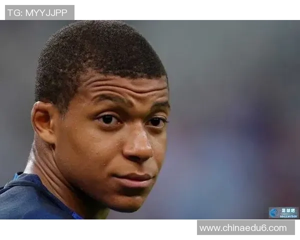 足球场上猝死球星引发广泛关注及对运动员健康保障的深刻反思 足球场上猝死球星引发广泛关注及对运动员健康保障的深刻反思